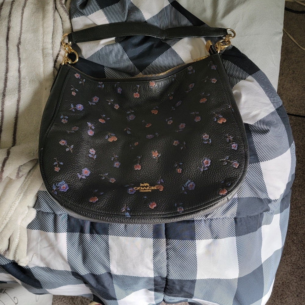 Purses - Picture 6 of 6